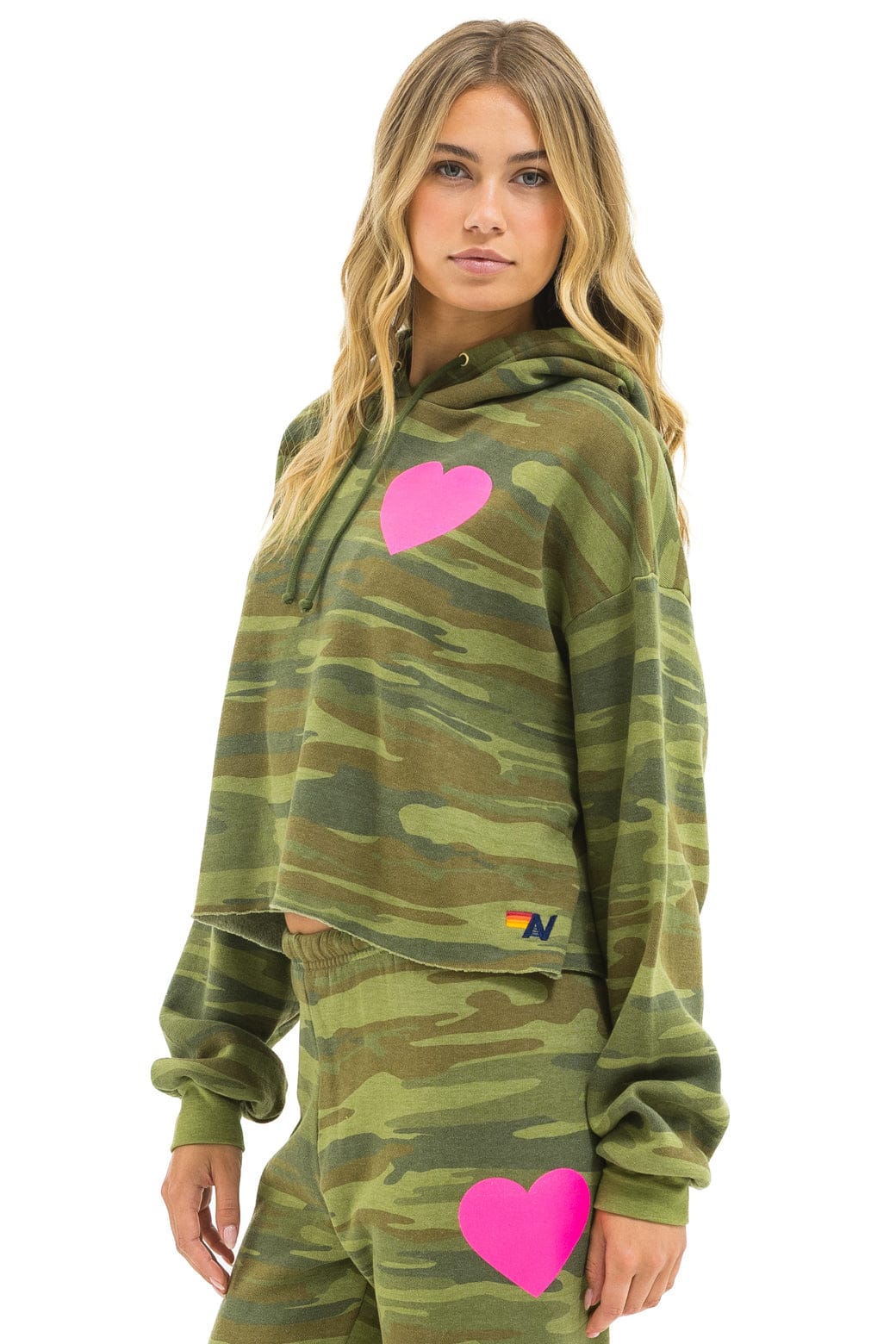 HEART RELAXED CROPPED PULLOVER HOODIE - CAMO // NEON PINK - Image 2